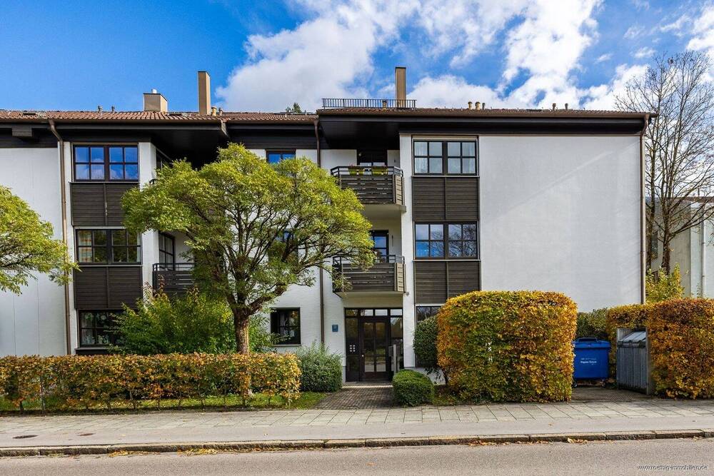 Thumbnail-Idyllischer Parkblick in Moosach. Helle, gemütliche 3-Zimmer-Whg mit Balkon, Lift & TG-Stellplatz.