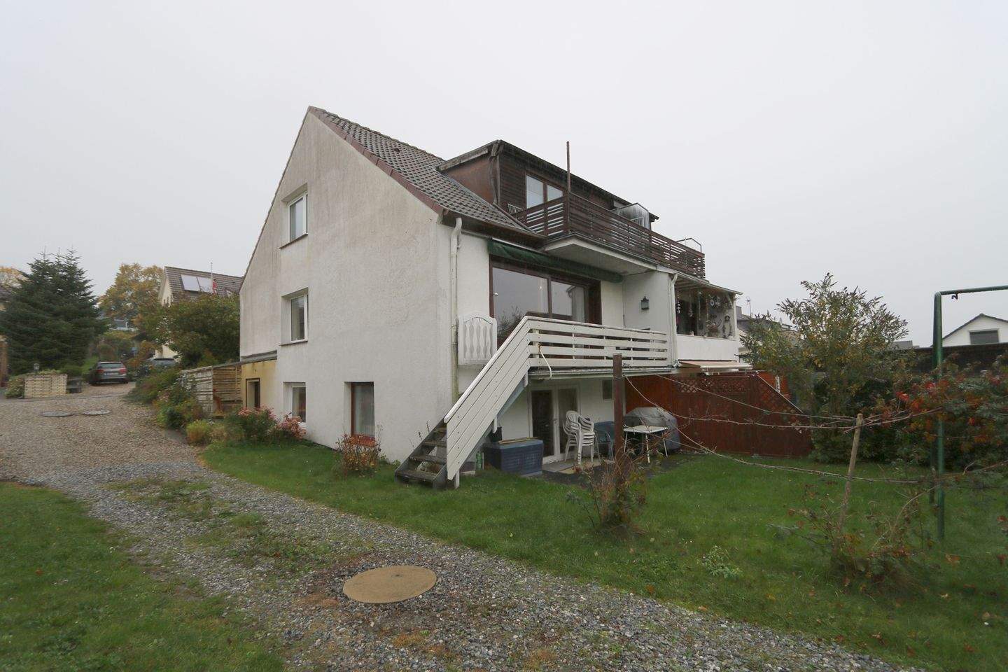 Thumbnail-55m² Wohnung auf 3 Zimmer im Reihenhausstil mit zusätzl. ca. 25m² Nfl. im Souterrain und Gartenteil