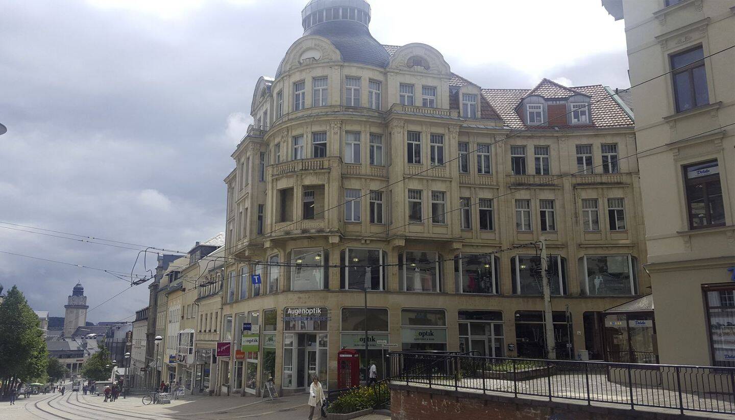 Thumbnail-Arbeiten im stilvollen Altbau: repräsentative Büroräume mit Flair