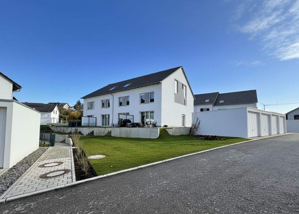 Thumbnail-145?m² Wohnqualität in Aasen - Letzte Chance auf eines der 2 verfügbaren Häuser!