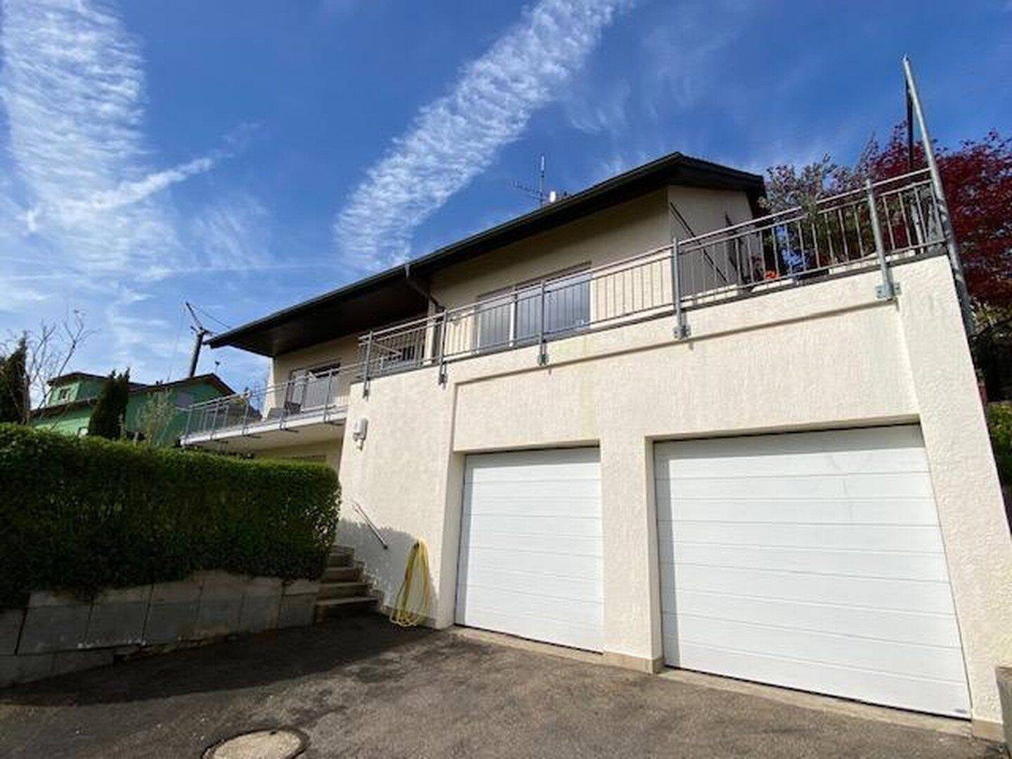 Thumbnail-ruhig gelegenes 3- Familienhaus mit Panoramablick