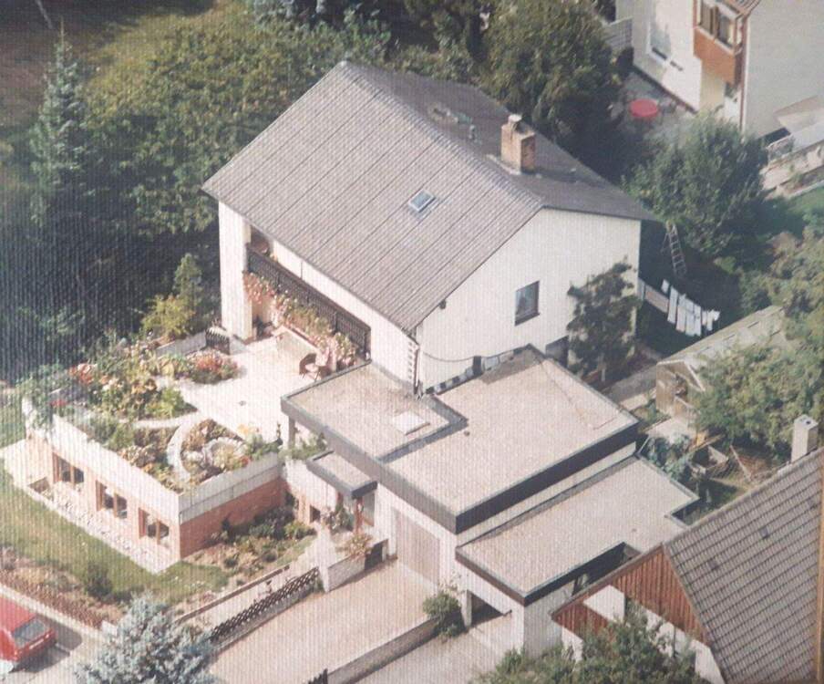 Thumbnail-70er Jahre Wohnhaus mit Einliegerwohnung und Garage