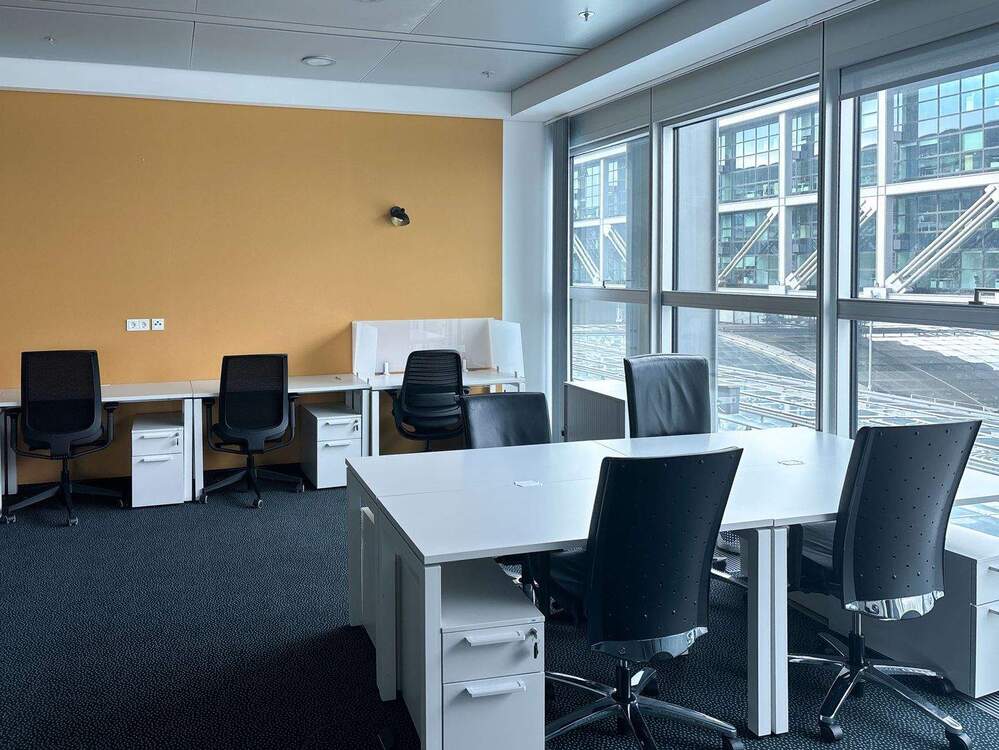 Thumbnail-Coworking-Bereich in Regus Berlin Hauptbahnhof