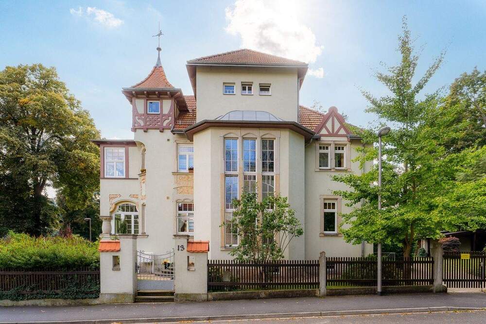 Thumbnail-Traumlage! Rarität im Klotzscher Villenviertel mit sonnigem Balkon und gepflegtem Grundstück.
