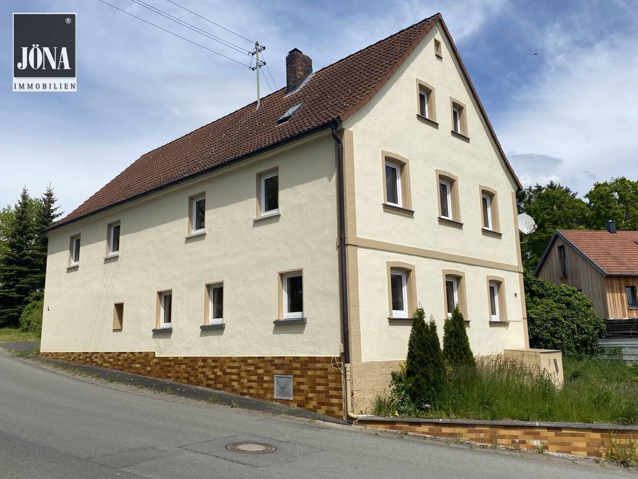 Thumbnail-Teilsaniertes Bauernhaus in ruhiger Umgebung - Startklar für Innenausbau und Potenzial