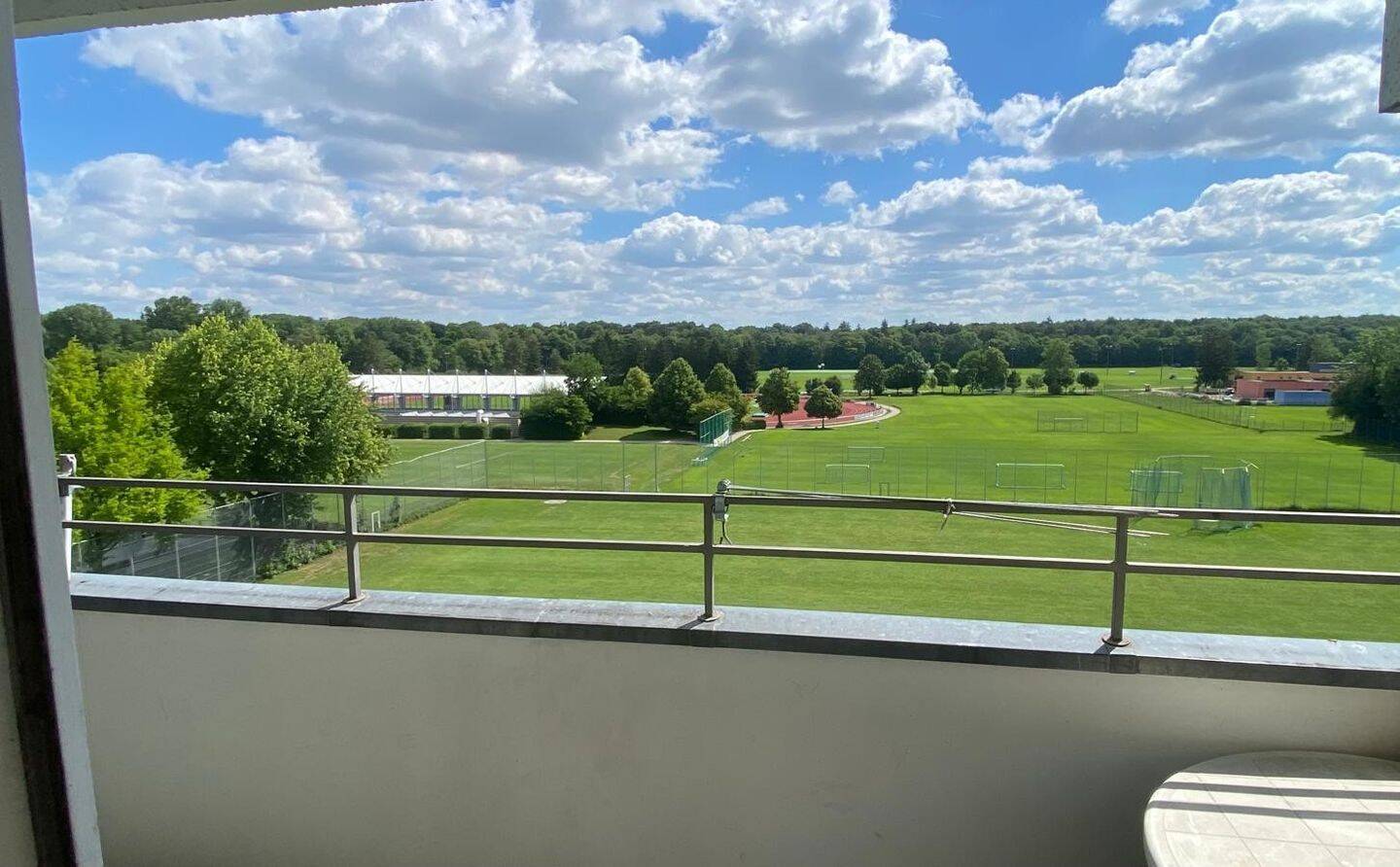 Thumbnail-Großzügige Eigentumswohnung mit Balkon, Aufzug und Weitblick - Wohnen mit Potenzial in Augsburg