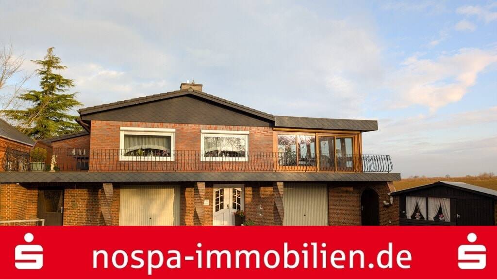 Thumbnail-Einfamilienhaus mit Wintergarten, großer Dachterrasse, viel Nutzfläche und großzügiger Garage!