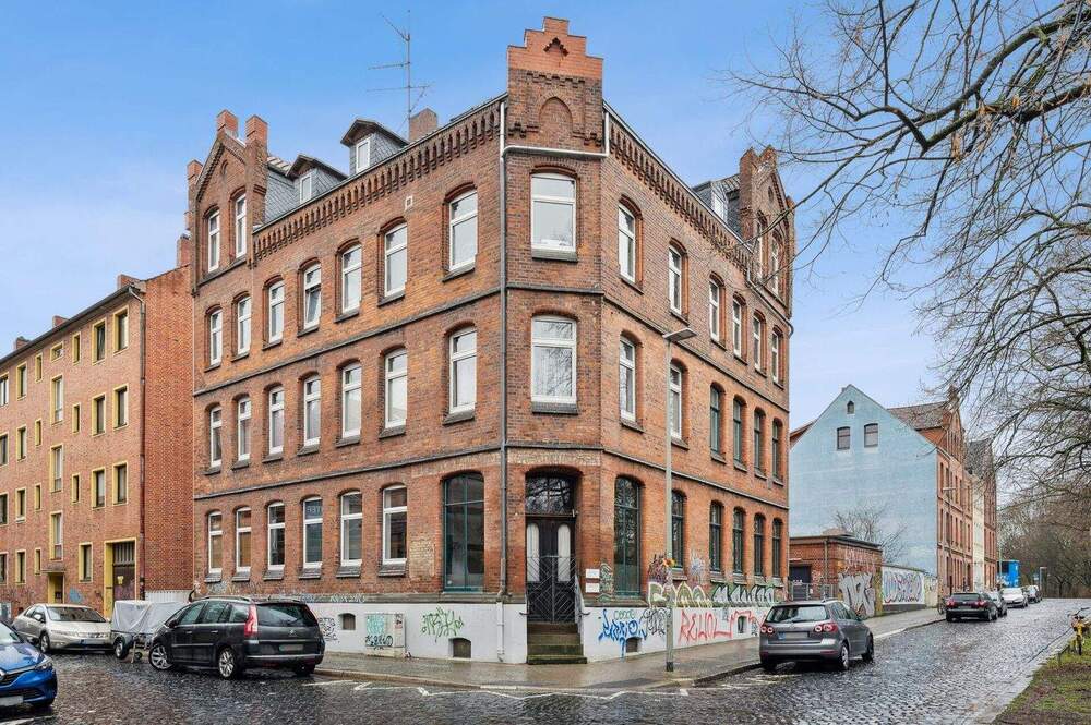 Thumbnail-LENAU - Drei-Zimmer-Altbauwohnung im Herzen von Linden!