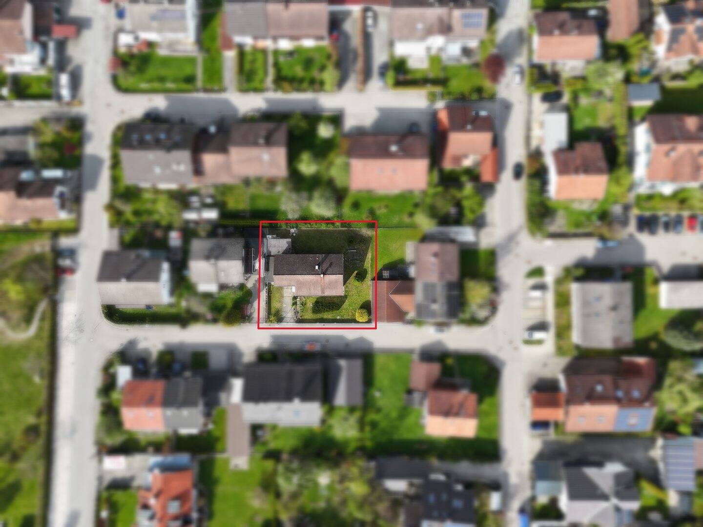 Thumbnail-Grundstück mit Altbestand in ruhiger Lage von Großkarolinenfeld, Preis VB