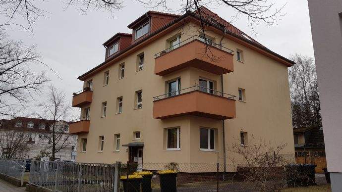 Gebäudeansicht Straßenseite