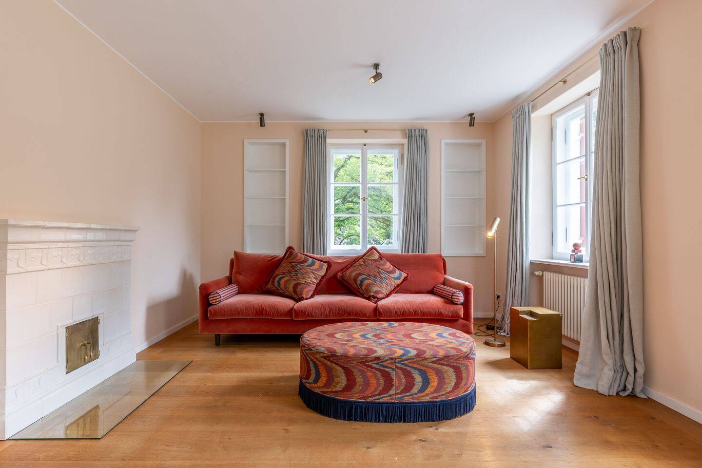 Thumbnail-WEITLÄUFIG I 2.100 m² Grundstück - Charmantes Einfamilienhaus mit Flair