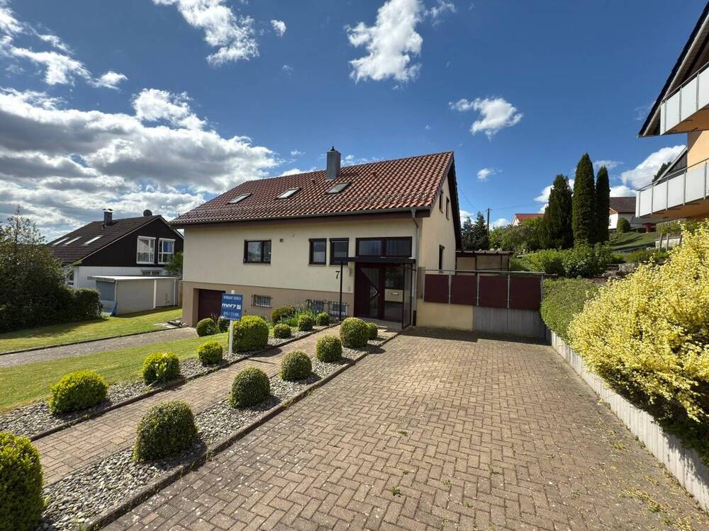Thumbnail-Gepflegtes 2-Familienhaus in sonniger Lage von Bühlingen