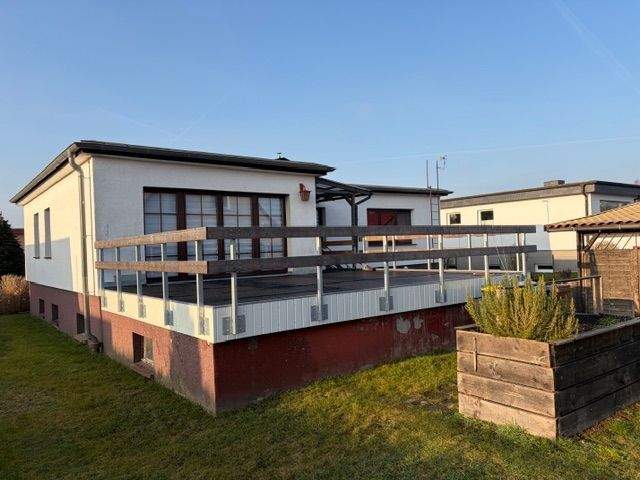 Thumbnail-Voll unterkellertes Einfamilienhaus mit Nebengelass in Tribsees zu verkaufen