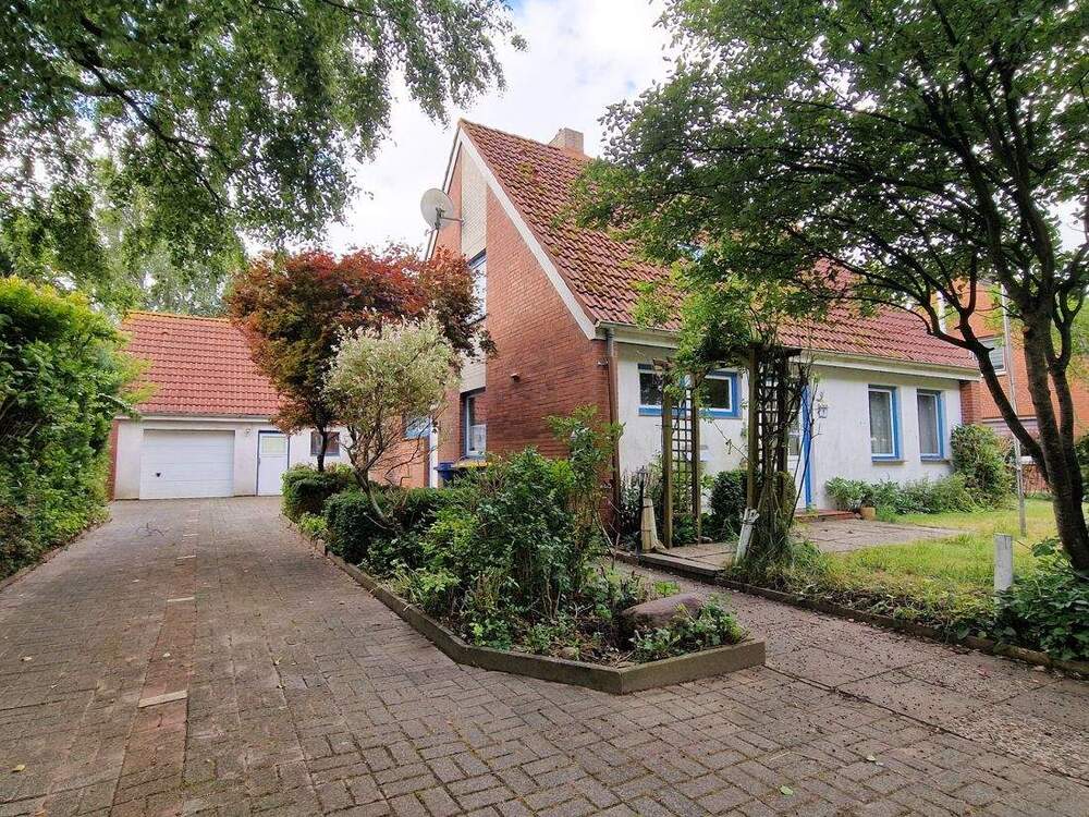 Thumbnail-Gemütliches EFH mit großem Garten, Garage und Nebenräumen - ruhiges Wohnen mit viel Platz