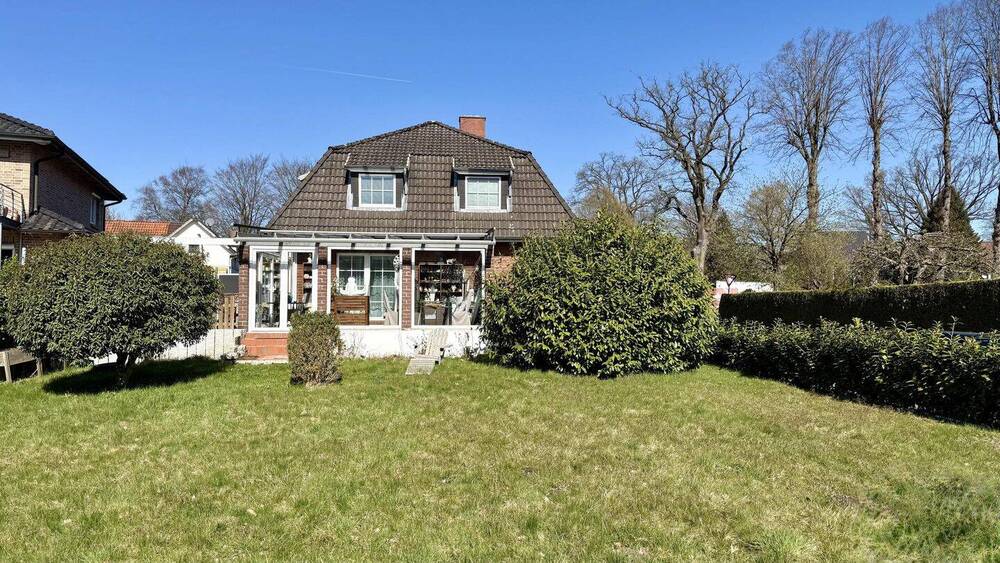 Thumbnail-Wohnen im Grünen: Großzügiges Einfamilienhaus in Hamburg Lemsahl-Mellingstedt