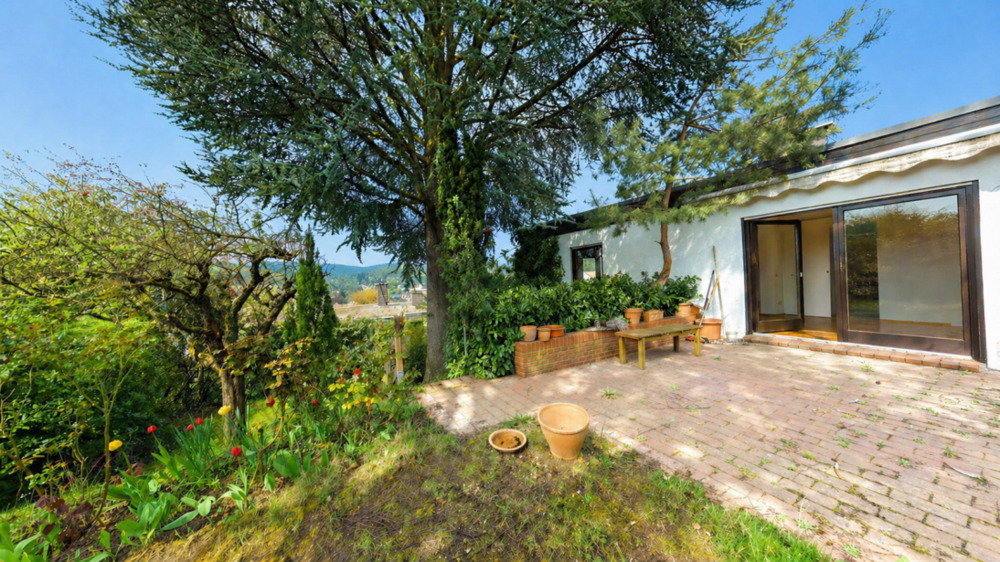 Thumbnail-Einfamilienhaus in begehrter Lage mit Garten und Panoramablick