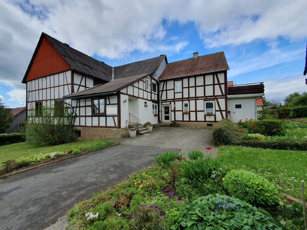 Thumbnail-Viel Platz im und um das Haus