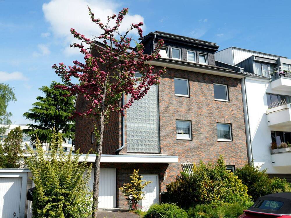 Thumbnail-3-Zimmer Etagenwohnung mit Ausblick in Düsseldorf - Urdenbach