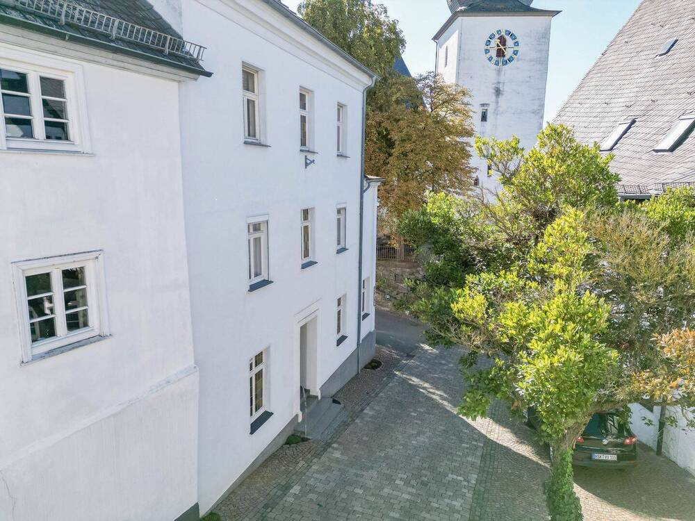 Thumbnail-Ein-Zweifamilienhaus mit Gewerbefläche in Toplage der Arnsberger Altstadt!