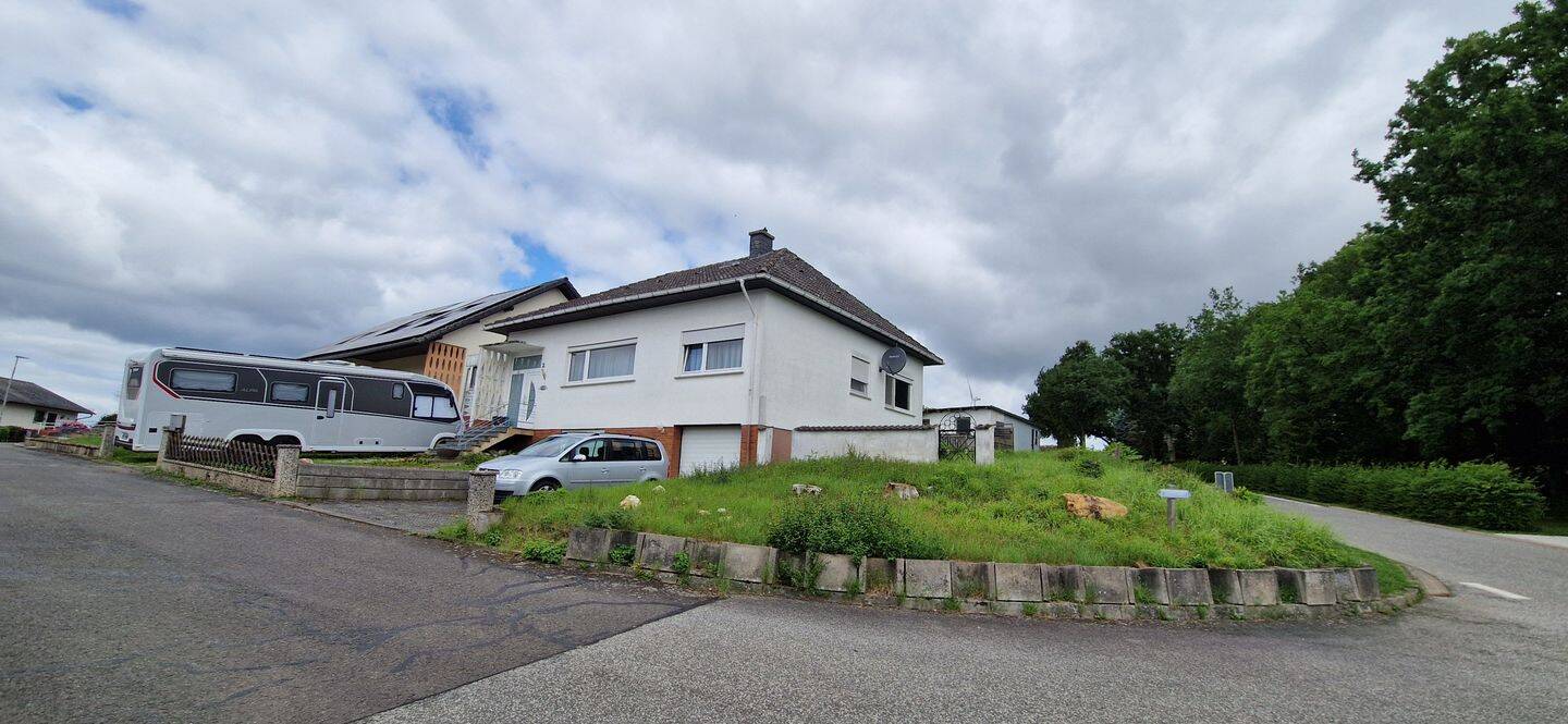 Thumbnail-Schönes Einfamilienhaus mit Potenzial!