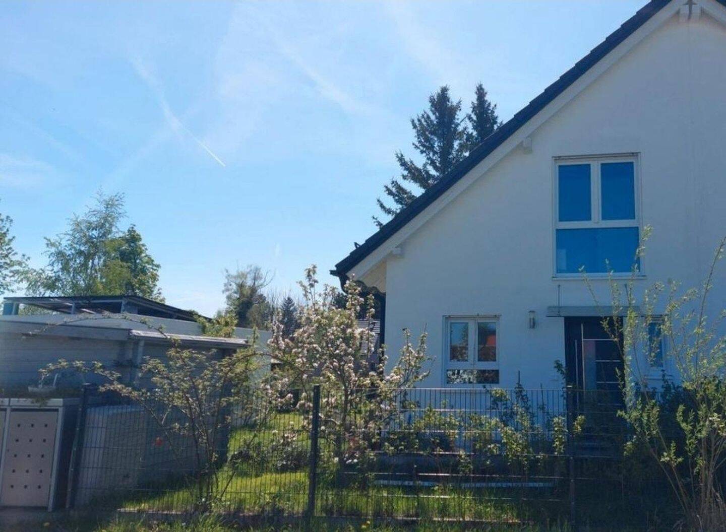 Thumbnail-Alles drin! Moderne energieeffiziente DHH mit tollem Garten, Erbpacht