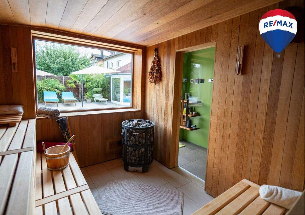 Thumbnail-Exklusives Zweifamilienhaus mit Wellness-Außenbereich in Wutöschingen