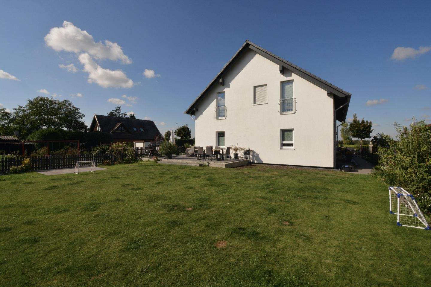 Thumbnail-Modernes Zweifamilienhaus mit Blick ins Grüne - Baujahr 2018 in Velten