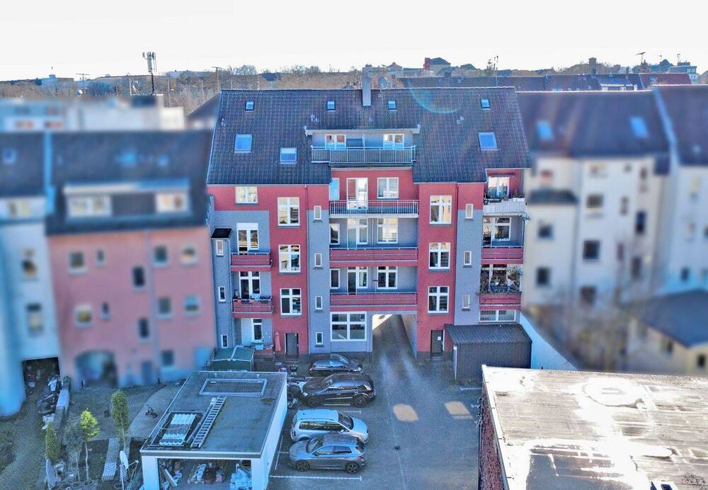 Thumbnail-Citynahes Mehrfamilienhaus mit Gewerbeeinheit im Hof