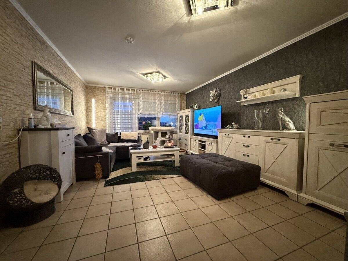 Thumbnail-3-Zimmer Wohnung im 2. OG mit Aufzug auf dem Kreuzberg zu verkaufen