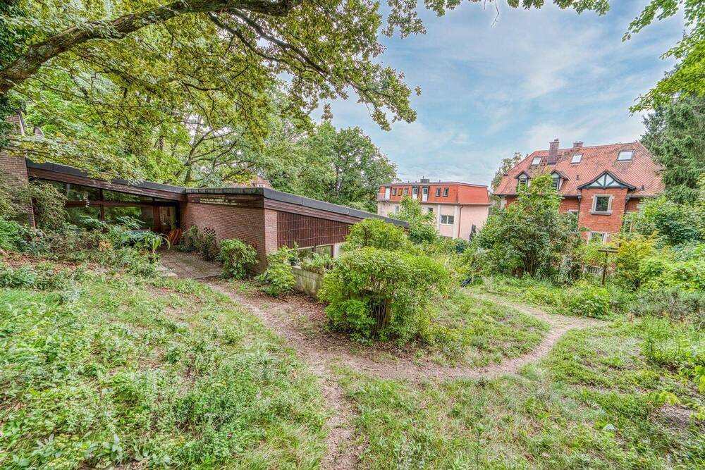 Thumbnail-Einfamilienhaus am Erlanger Burgberg - Wohnen in bester Lage mit großem Grundstück !