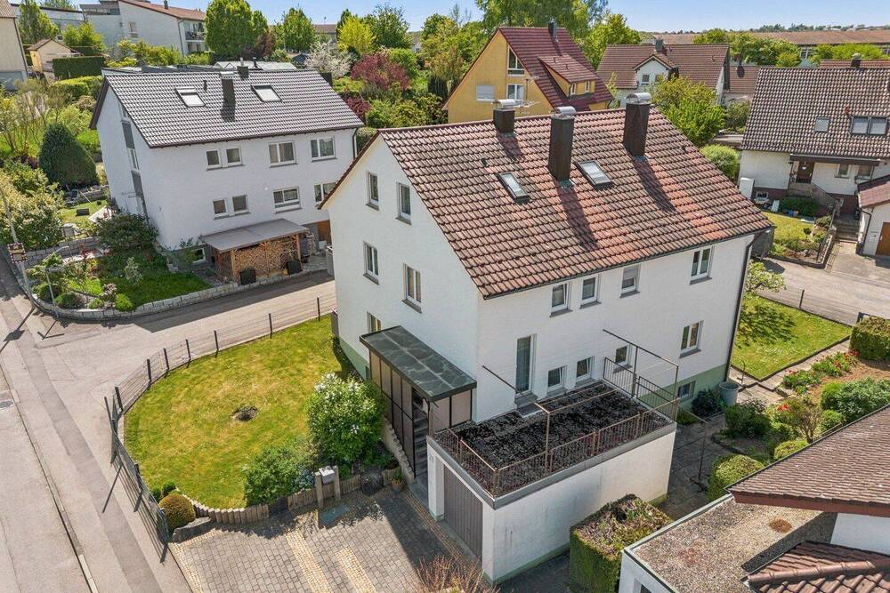 Thumbnail-Gepflegtes Zweifamilienhaus mit Ausbaupotenzial