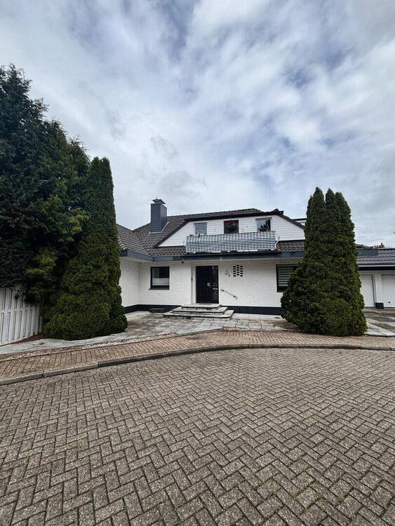Thumbnail-Besonderes Einfamilienhaus mit 195m² und vielen Extras