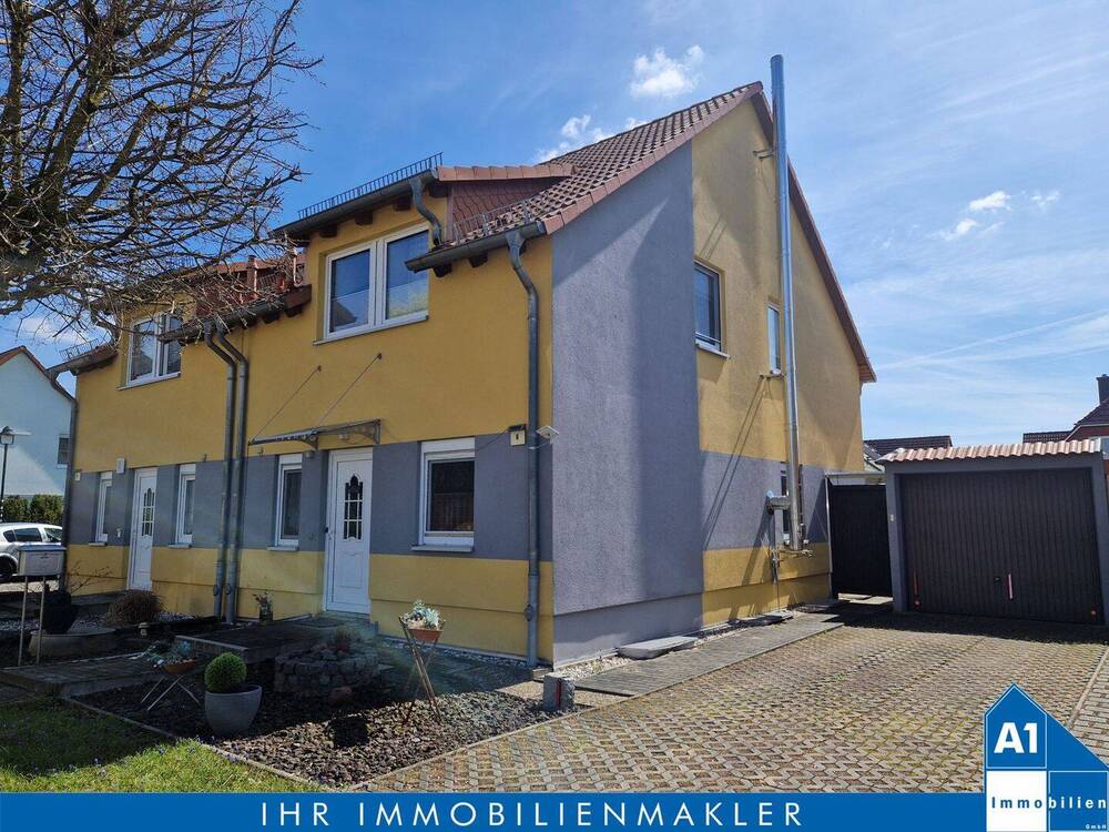 Thumbnail-Wohnen am Stadtrand: Doppelhaushälfte mit Kamin und Garage am beliebten Heidesee in Halle (Saale)