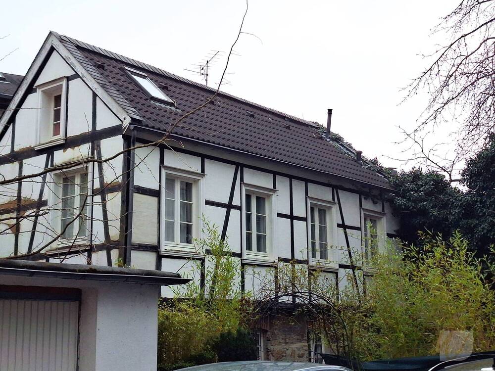 8. Außenmitgarage