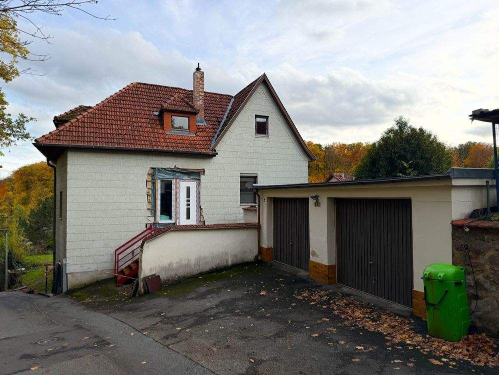 Thumbnail-Entkerntes Einfamilienhaus mit Einliegerwohnung in Coburg!