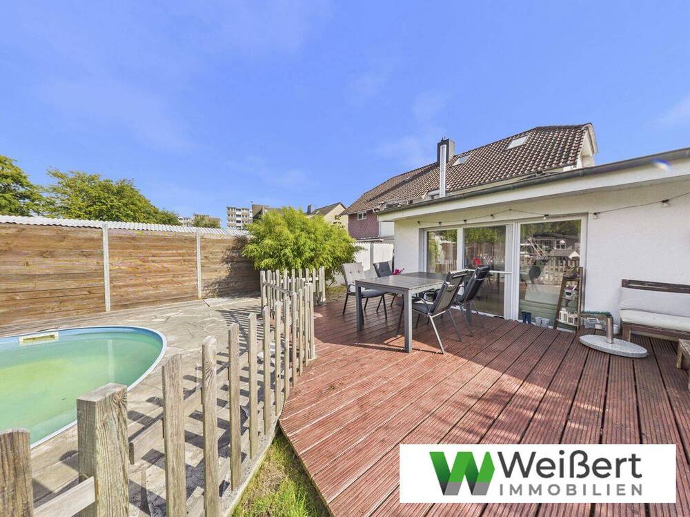 Thumbnail-Modernisierte Doppelhaushälfte mit ca. 153 m² Wohn- und Nutzfläche, Garten und Pool in ruhiger Lage von Pinneberg