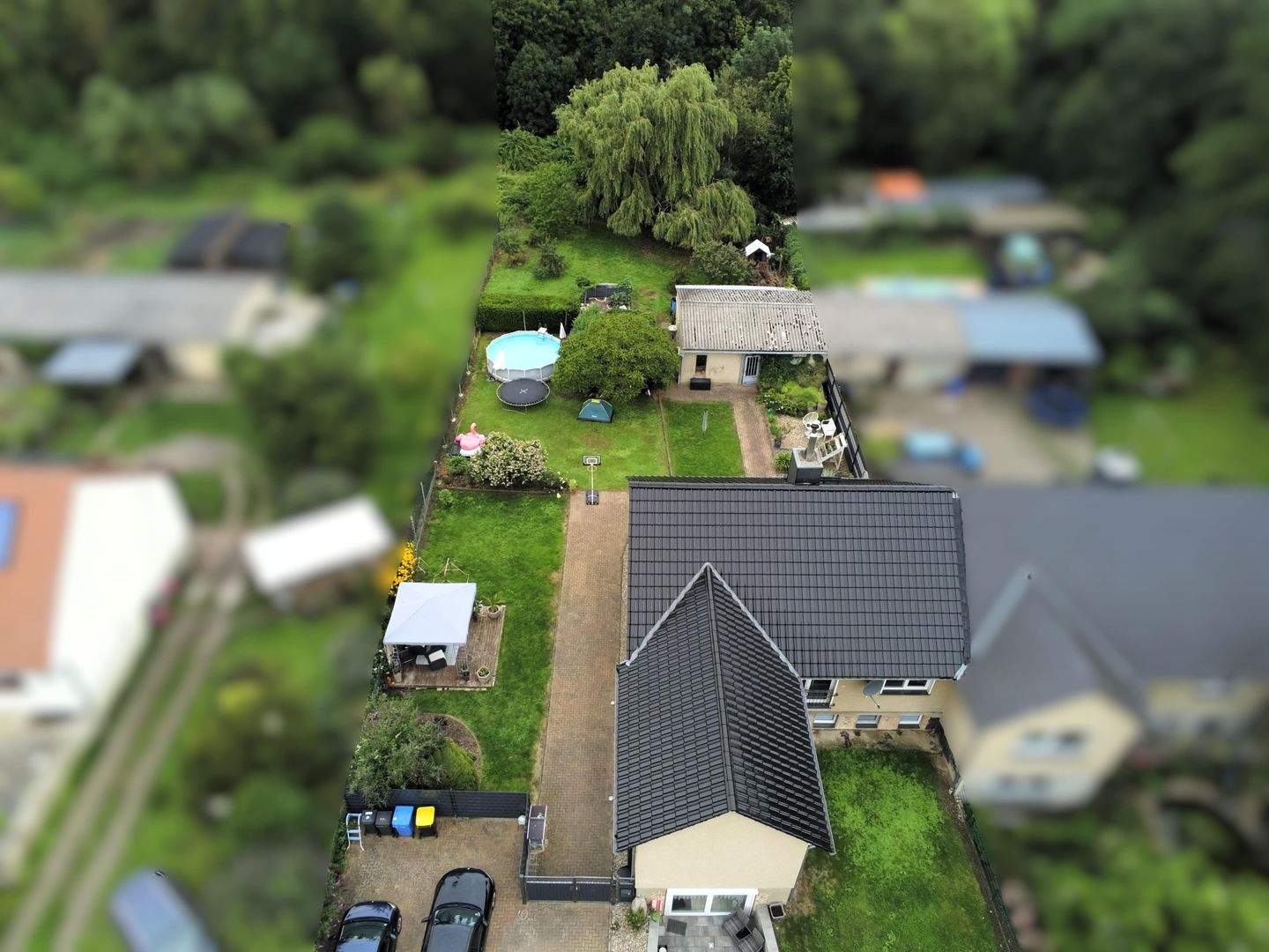 Thumbnail-Charmantes Zweifamilienhaus mit Garten und Nebengelass