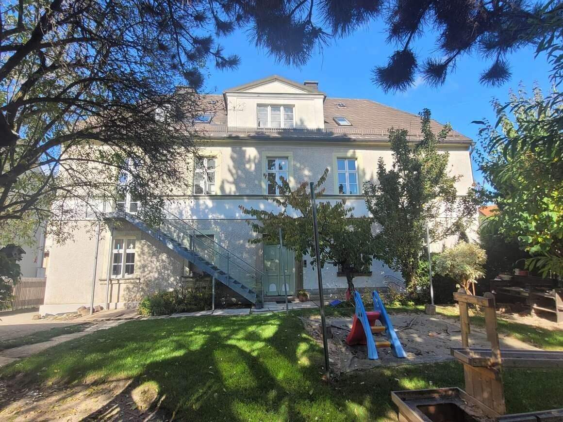 Thumbnail-Stattliches 3-Familienhaus mit Garten in ruhiger, zentraler Lage - derzeit als Kinderkrippe genutzt