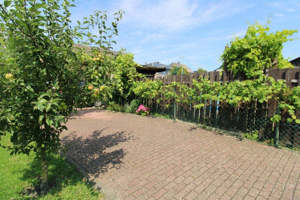 Thumbnail-Großzügiges Einfamilienhaus mit Garten und Garage in ruhiger Lage in Heinsberg-Oberbruch