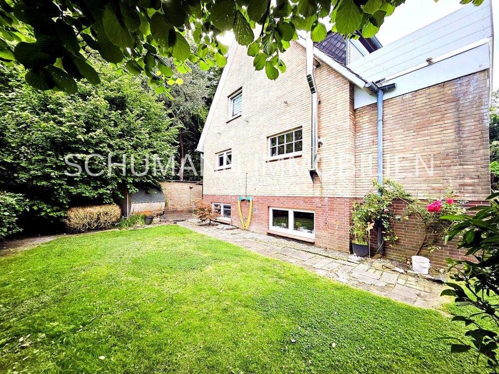 Thumbnail-Neuender Busch- Großes Wohnhaus mit ausgebautem Souterrain-