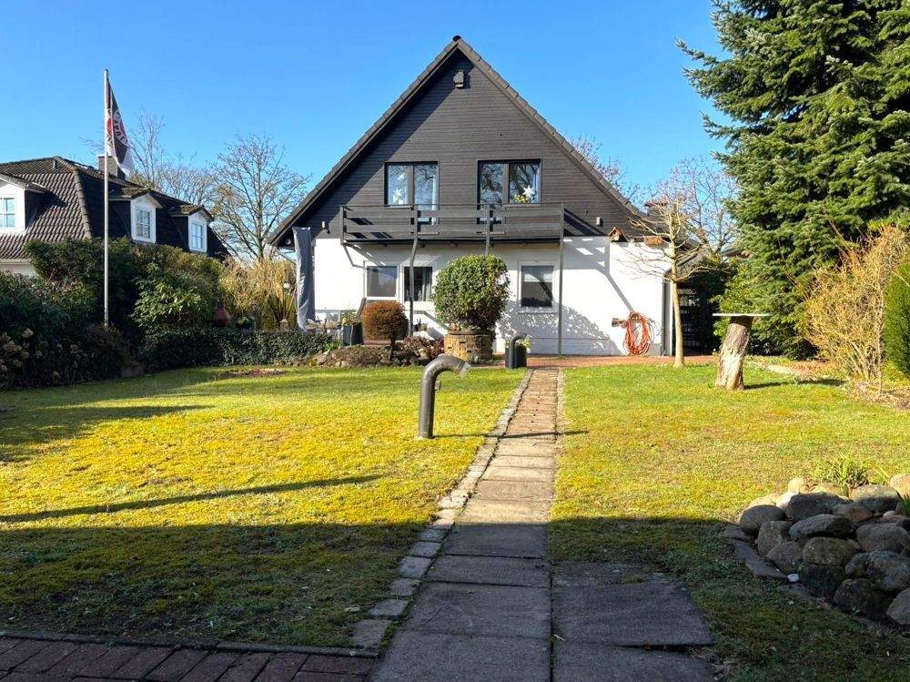 Thumbnail-Zwischen drei Naturschutzgebieten in herrlich ruhiger Lage - schönes Zweifamilienhaus mit 9-Zimmern!