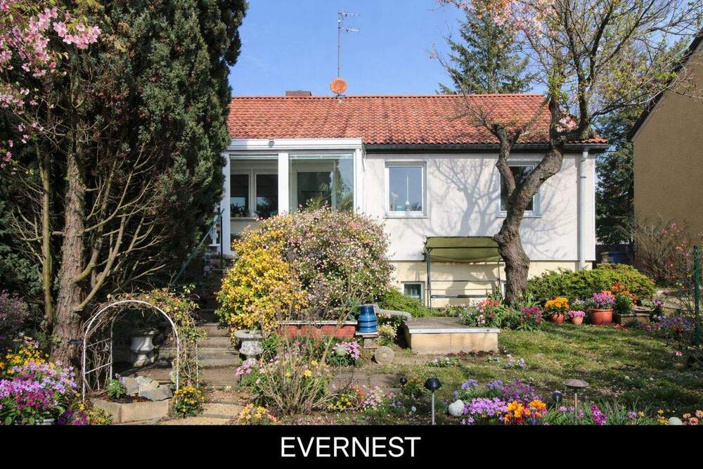 Thumbnail-Living with relaxation factor - your new home with sunny garden view