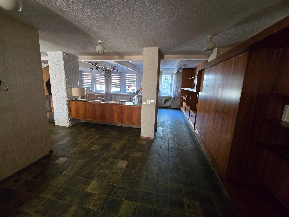 Thumbnail-Großzügige 3 ZKB Wohnung mit 70er Jahre Charme