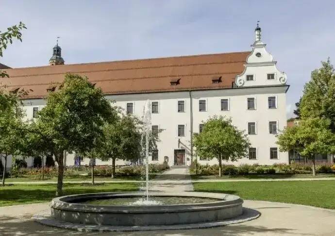 Thumbnail-Einziehen und Wohlfühlen im Malteser Carré - Repräsentative 2 Zimmer Wohnung mit tollen Ambiente