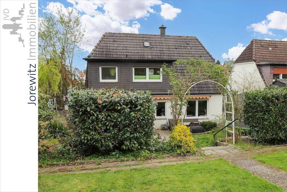 Thumbnail-Beliebte Hanglage in Bielefeld-Gadderbaum: Einfamilienhaus mit großem Gartengrundstück