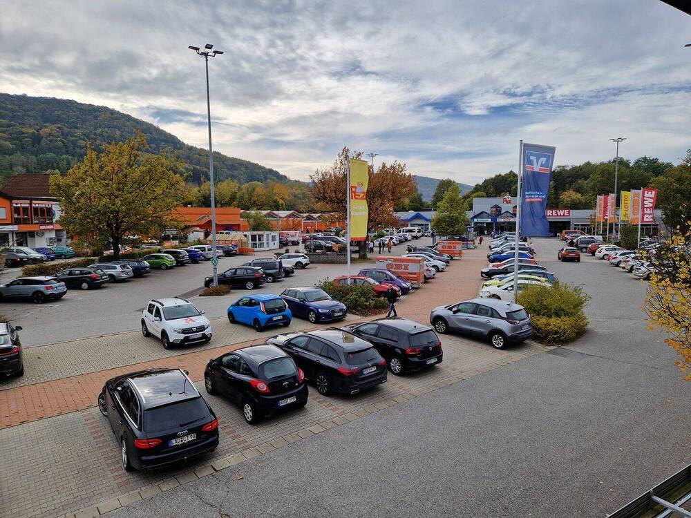 Thumbnail-REWE, Aldi, OBI, dm vor Ort - Top-Ladenfläche