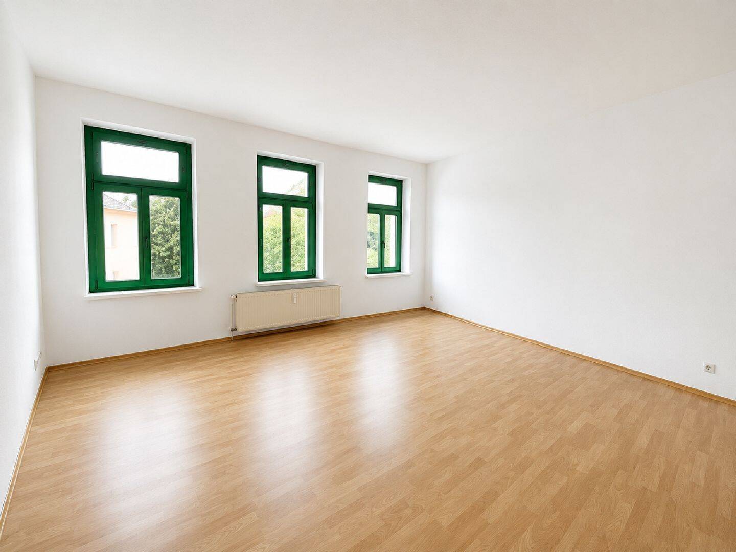 Thumbnail-2-Zimmer-Wohnung - große Küche, Laminat, Badewanne - sehr schöne Lage, direkt am Auenwald