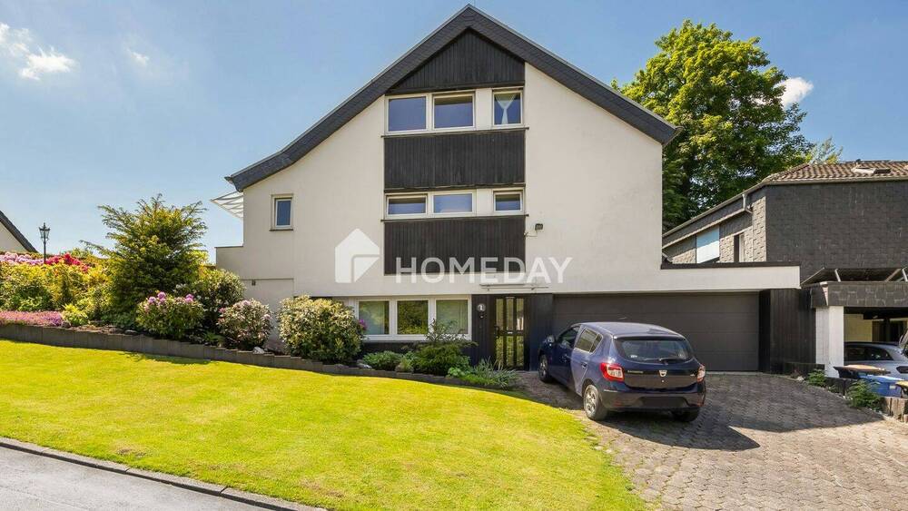 Thumbnail-Familienfreundliches Einfamilienhaus mit Sauna, Doppelgarage und schönem Garten