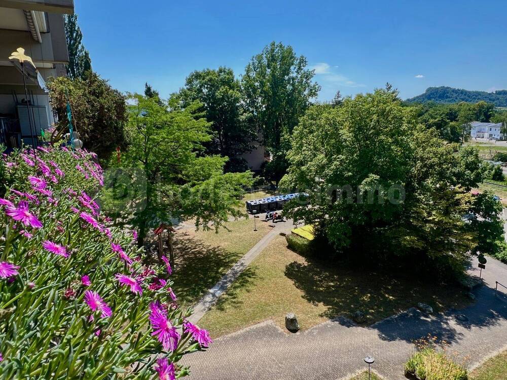 Thumbnail-3-Zimmer-Wohnung in der Singener-Südstadt mit Westbalkon, Tiefgarage und Weitsicht -Hochhaus Romulus