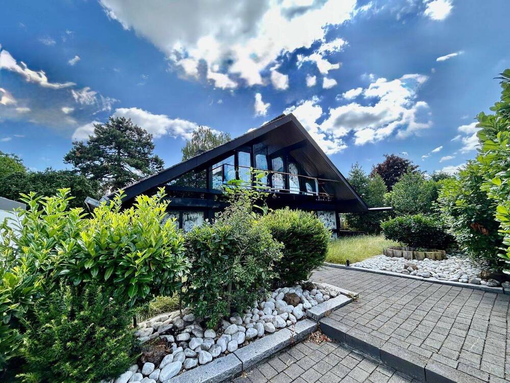 Thumbnail-Charmantes Einfamilienhaus (HUF HAUS) mit Doppelgarage, Außenpool und Keller in ruhiger Wohnlage!